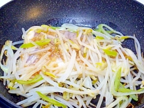 フライパンで♪　鯛の醤油糀酒蒸し